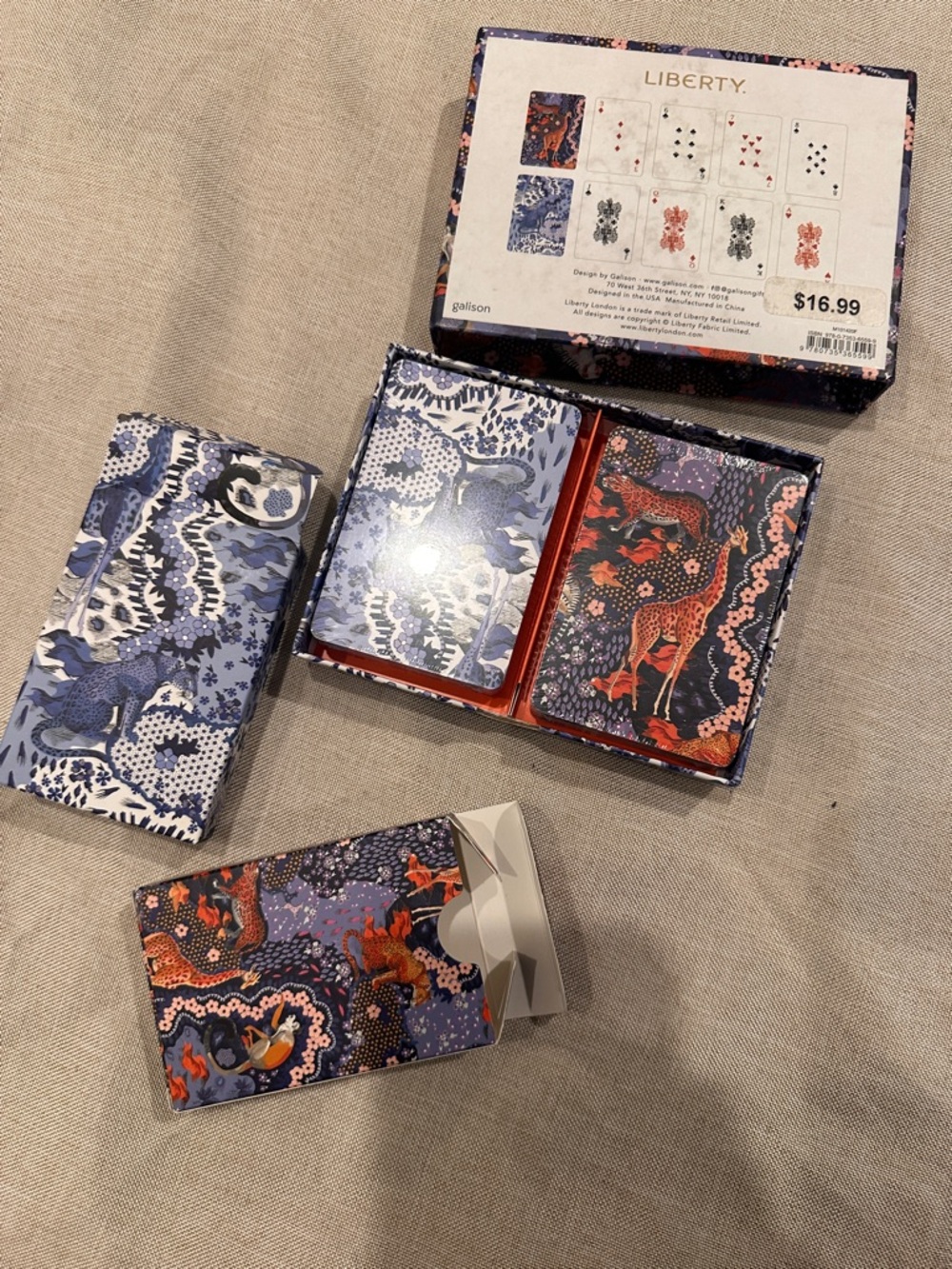 Liberty blue and red illustrated playing card set